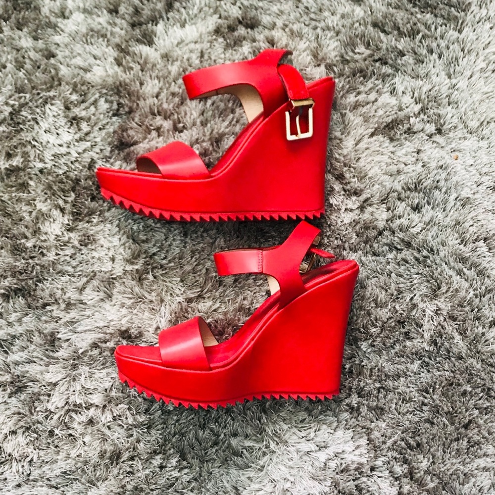 NWT Aldo red wedges